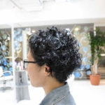 くせ毛の方の耳掛けショートボブ