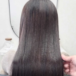 自然なツヤ感！縮毛矯正で叶えるストレスフリーな髪