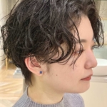 くせ毛を活かした大人ショートヘア
